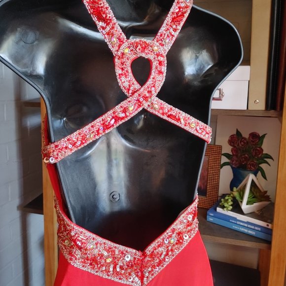 Red Prom/Formal Dress with Interlocking Neckline and Deep V - Picture 9 of 12